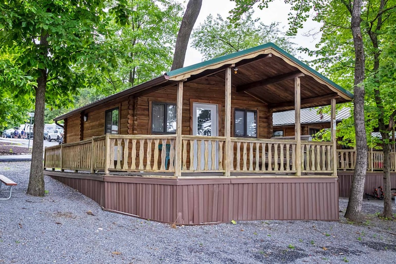 Deluxe Cabin-8